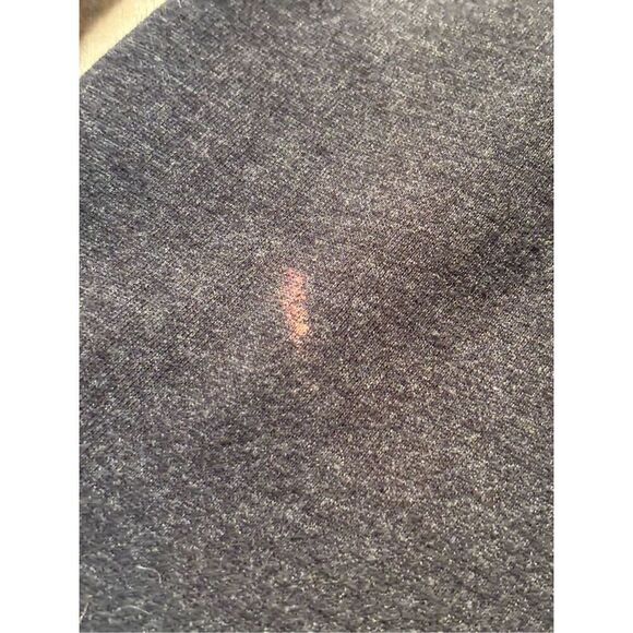 Sporty Chic! Under Armour XL Crewneck Sweatshirt - Gold Sparkle Logo (Tiny Disc - Picture 6 of 10